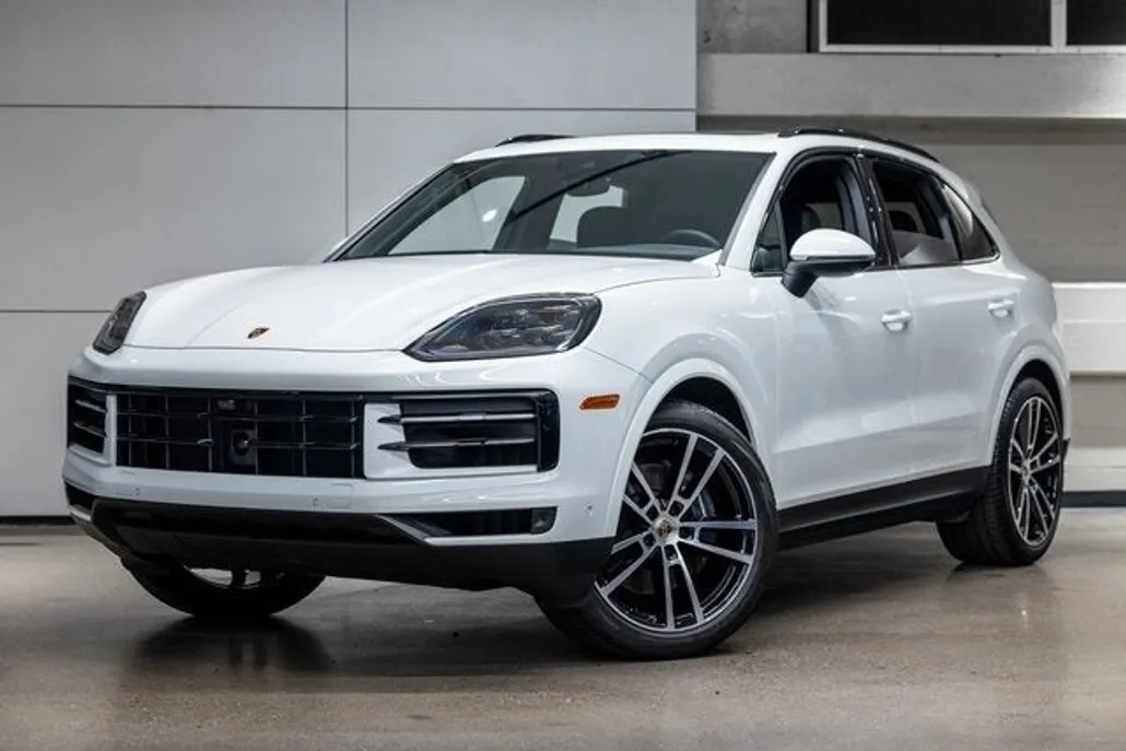 2025 Porsche Cayenne photo 1
