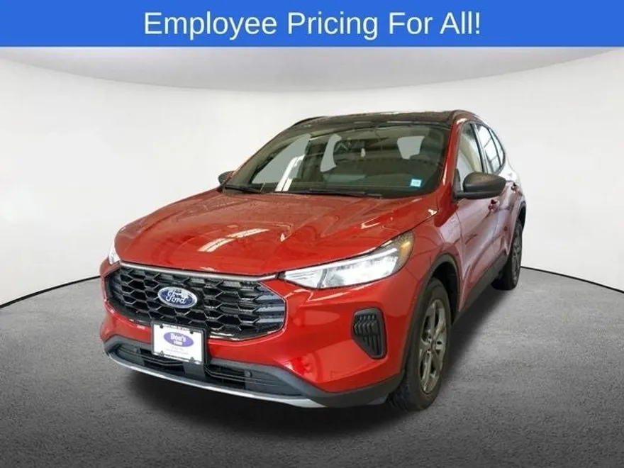 2025 Ford Escape ST-Line photo 1