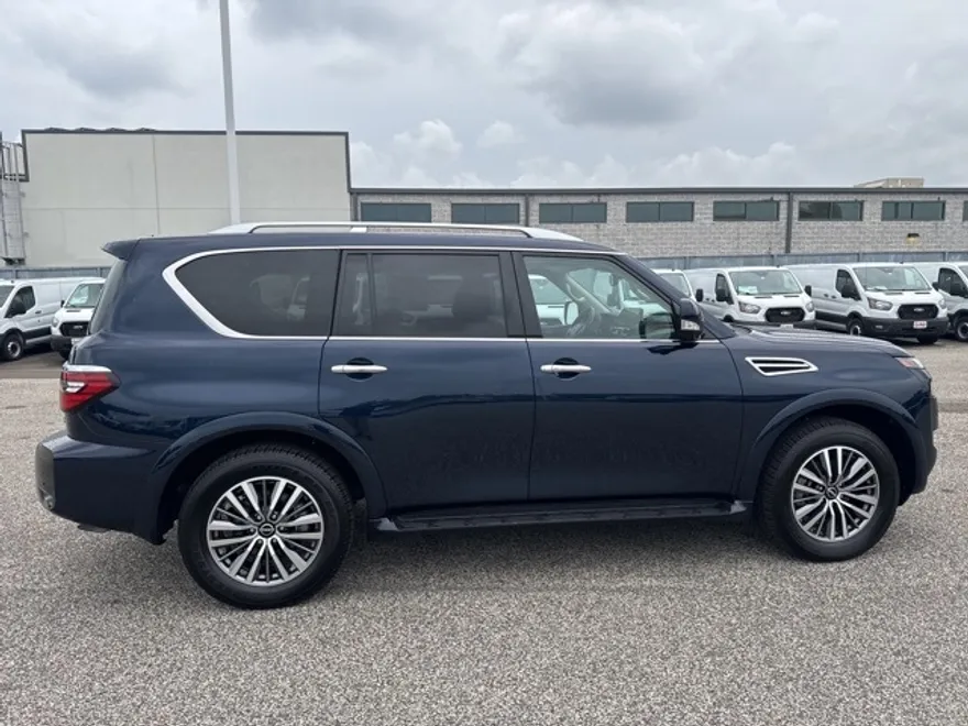 2024 Nissan Armada SL photo 1