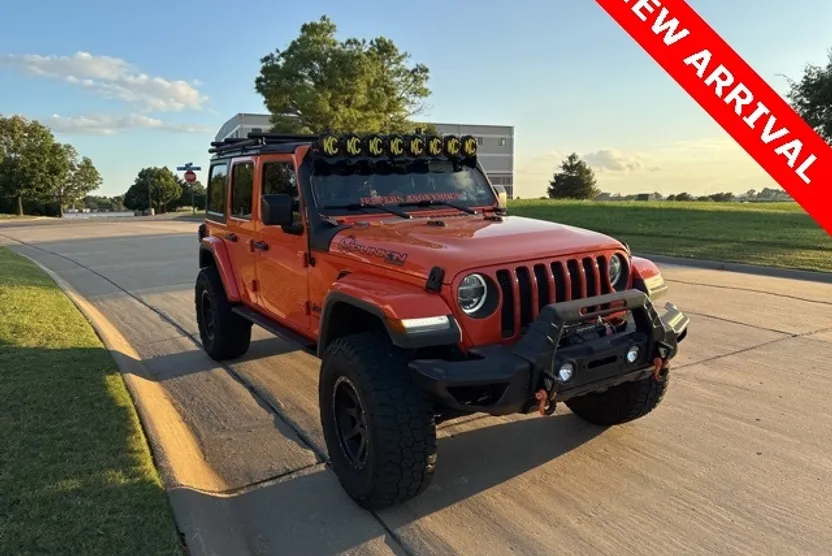 2018 Jeep Wrangler Unlimited Sahara photo 1