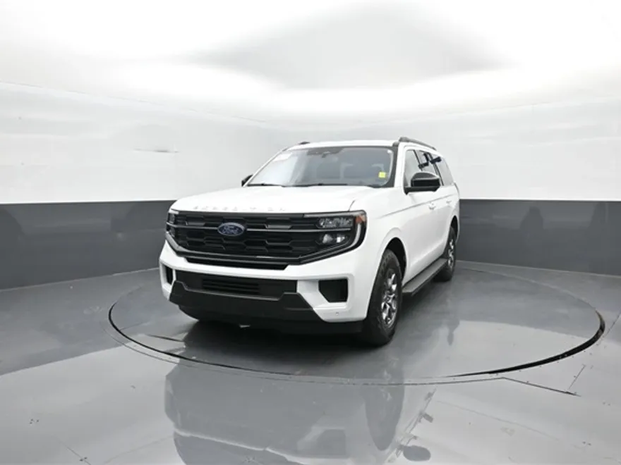2025 Ford Expedition photo 1