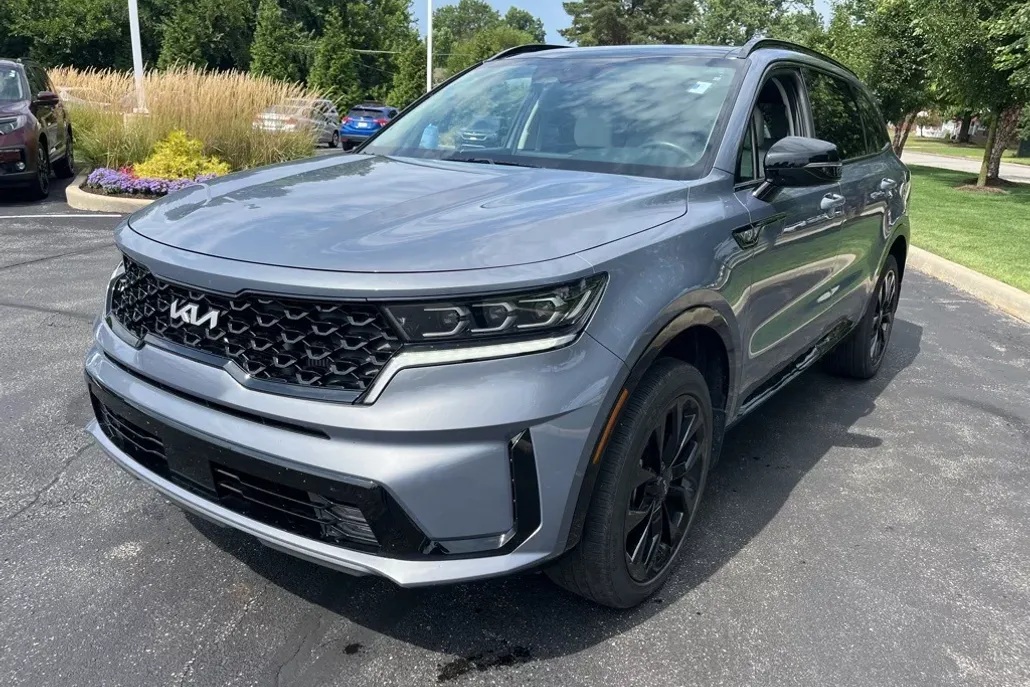 2023 Kia Sorento SX photo 1