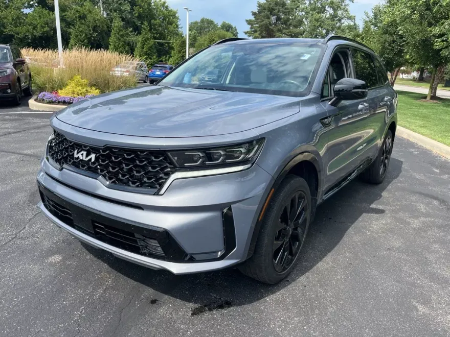 2023 Kia Sorento SX photo 1