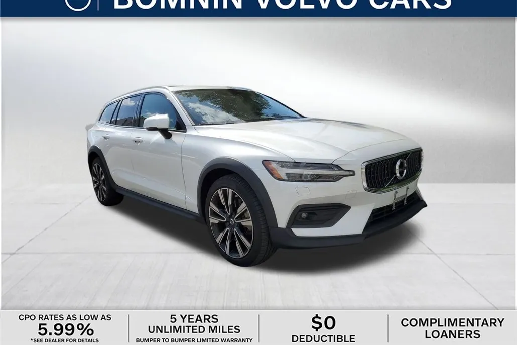 2022 Volvo V60 Cross Country T5 photo 1