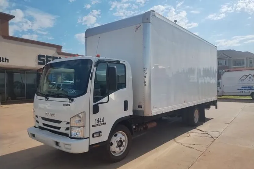 2020 Isuzu NPR-HD photo 1