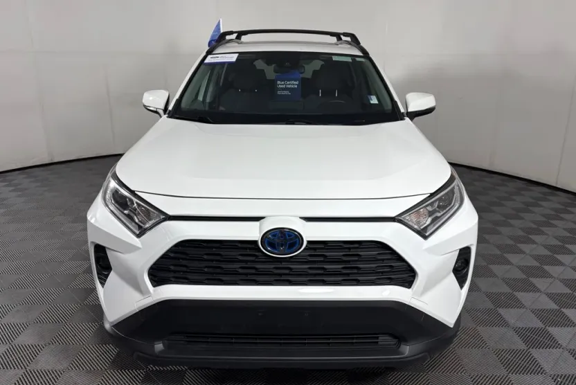 2020 Toyota RAV4 Hybrid XLE photo 1