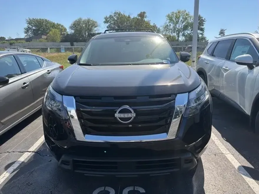 2025 Nissan Pathfinder SV photo 1