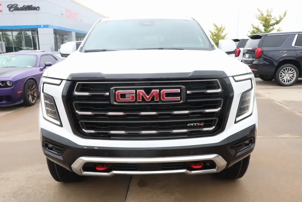 2025 Gmc Yukon AT4 Ultimate photo 1