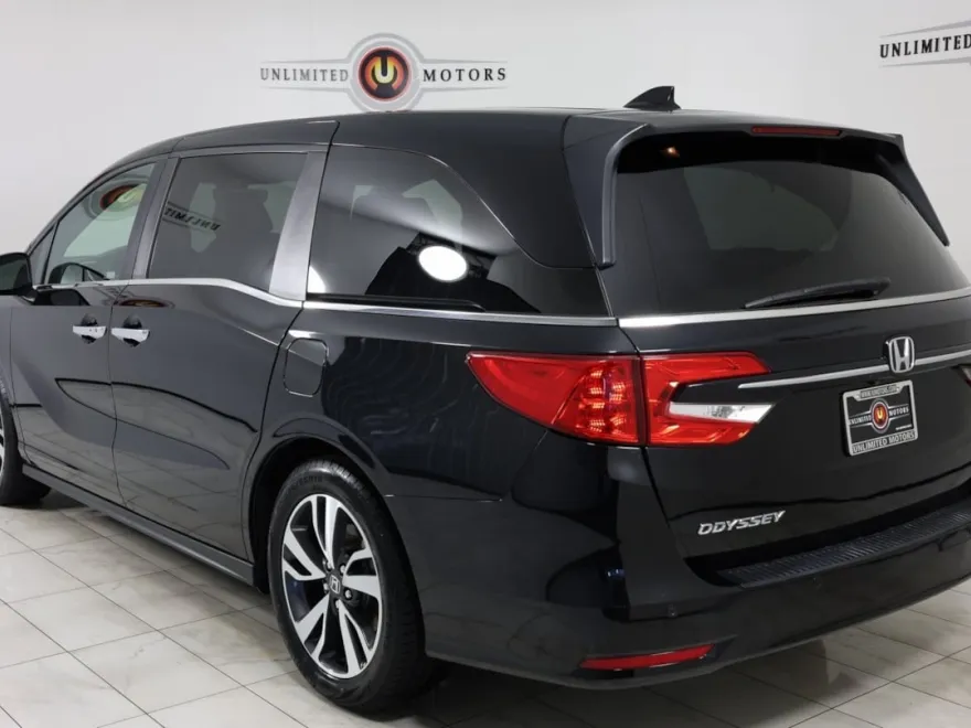 2021 Honda Odyssey Touring photo 1