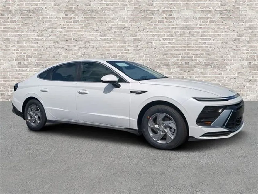 2025 Hyundai Sonata SE photo 1