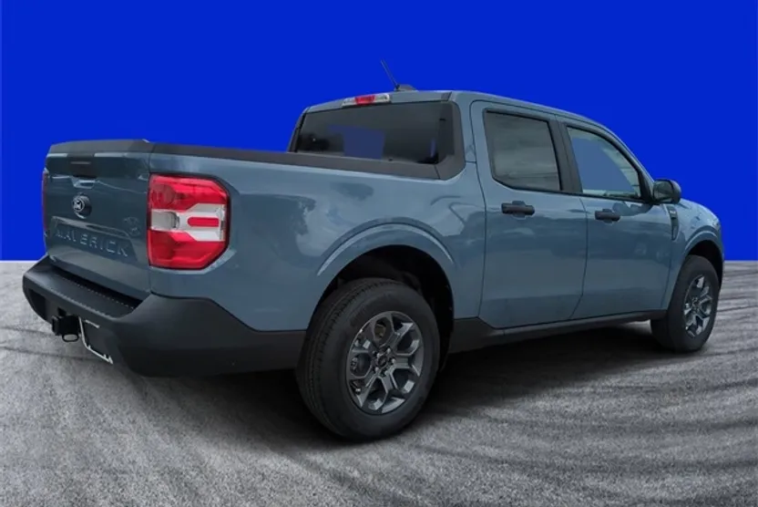 2025 Ford Maverick XLT photo 1