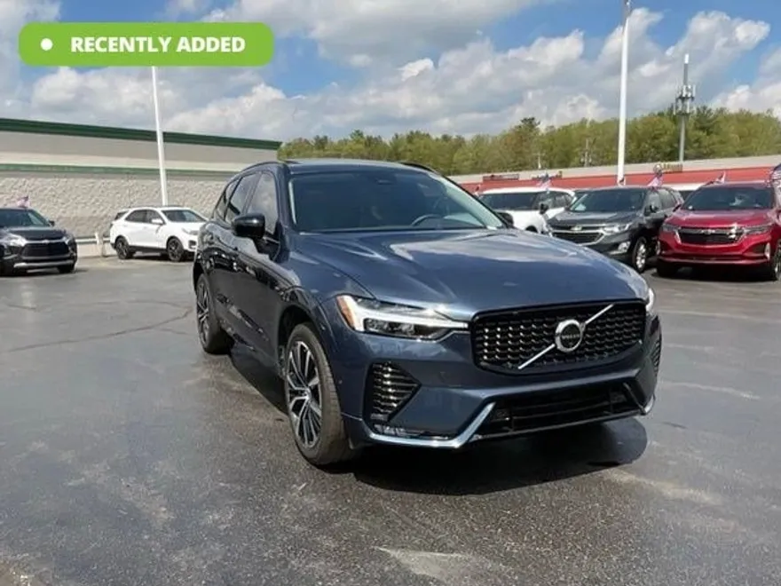 2023 Volvo XC60 B5 Plus photo 1