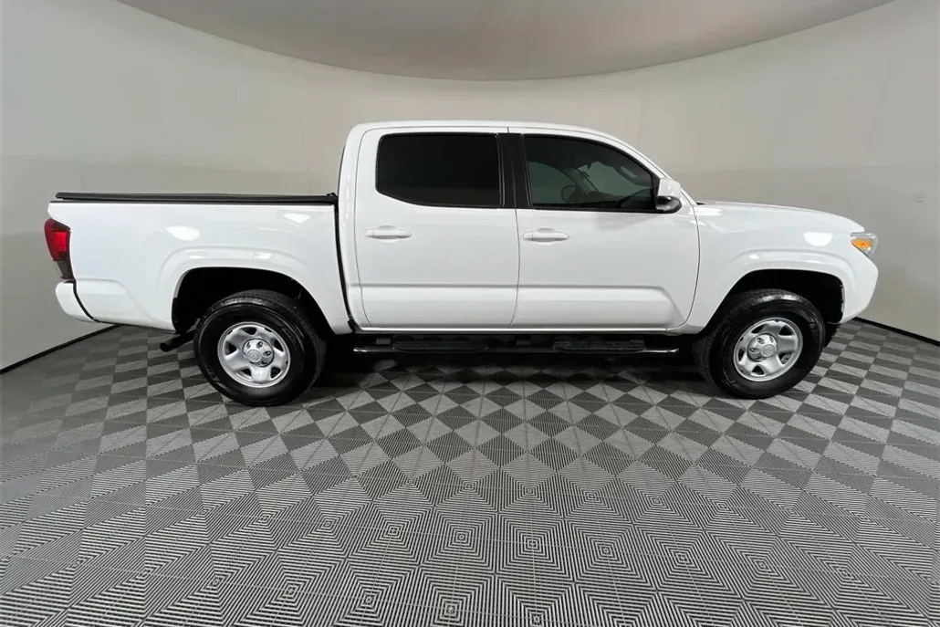 2022 Toyota Tacoma SR photo 1