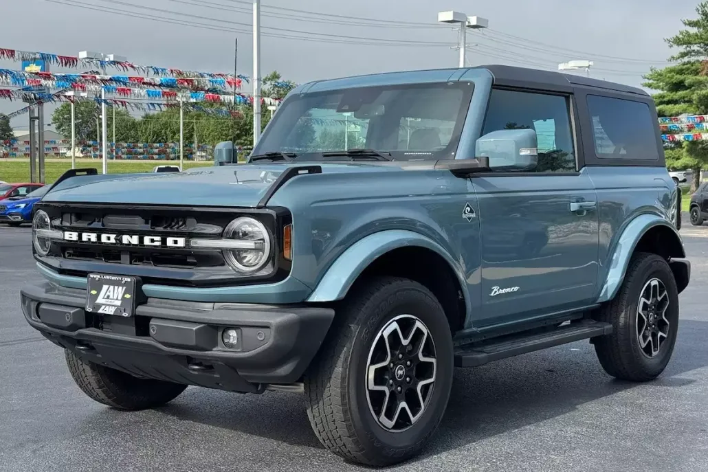 2021 Ford Bronco Base photo 1
