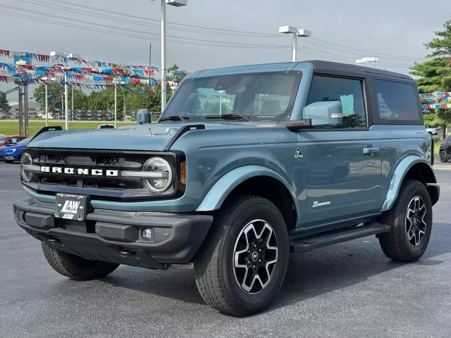 2021 Ford Bronco Base photo 1