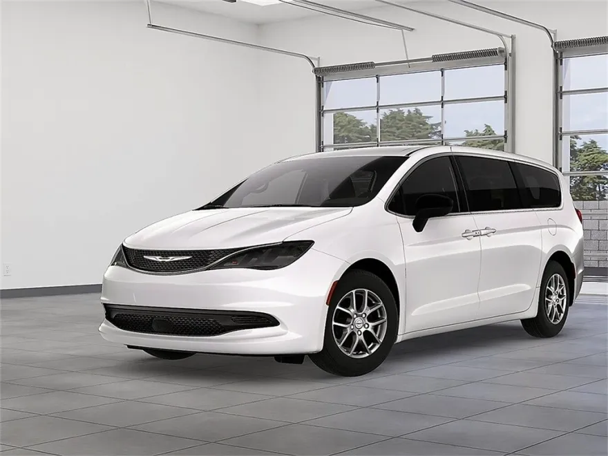 2026 Chrysler Voyager LX photo 1