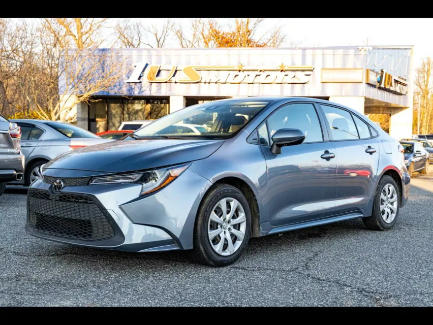 2021 Toyota Corolla LE photo 1