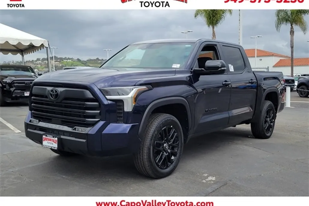 2025 Toyota Tundra Limited CrewMax photo 1