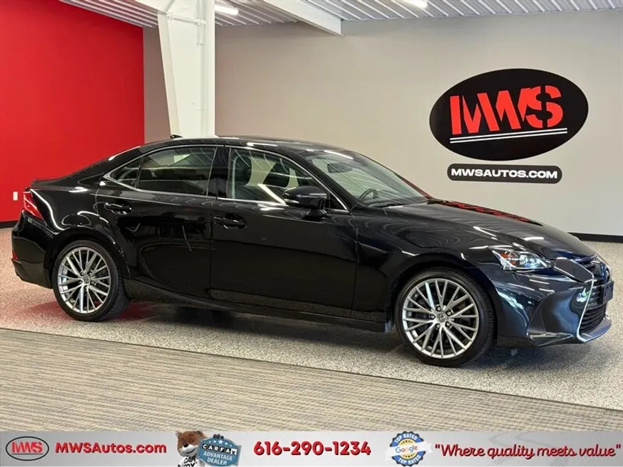2018 Lexus IS 300 photo 1