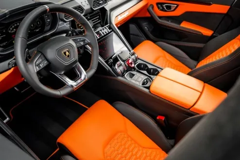2022 Lamborghini Urus photo 2