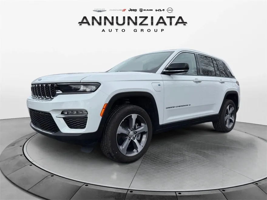 2022 Jeep Cherokee 4xe Sport photo 1