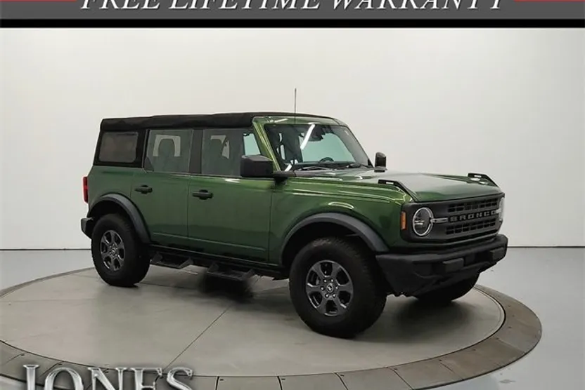 2022 Ford Bronco Base photo 1