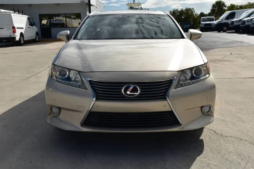2013 Lexus ES 350 photo 1