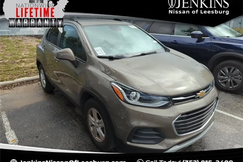 2022 Chevrolet Trax LT photo 1