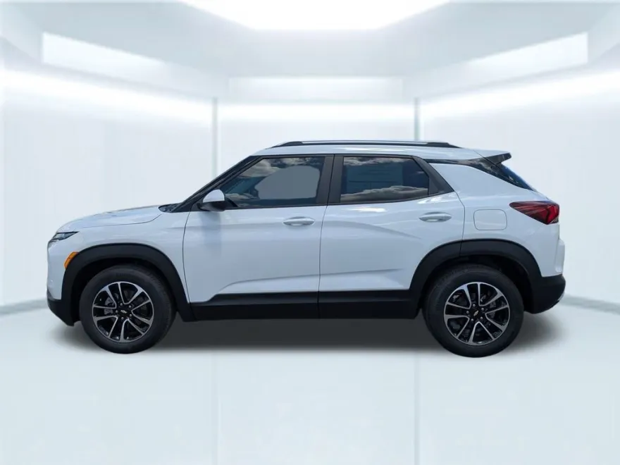 2026 Chevrolet Trailblazer LT photo 1