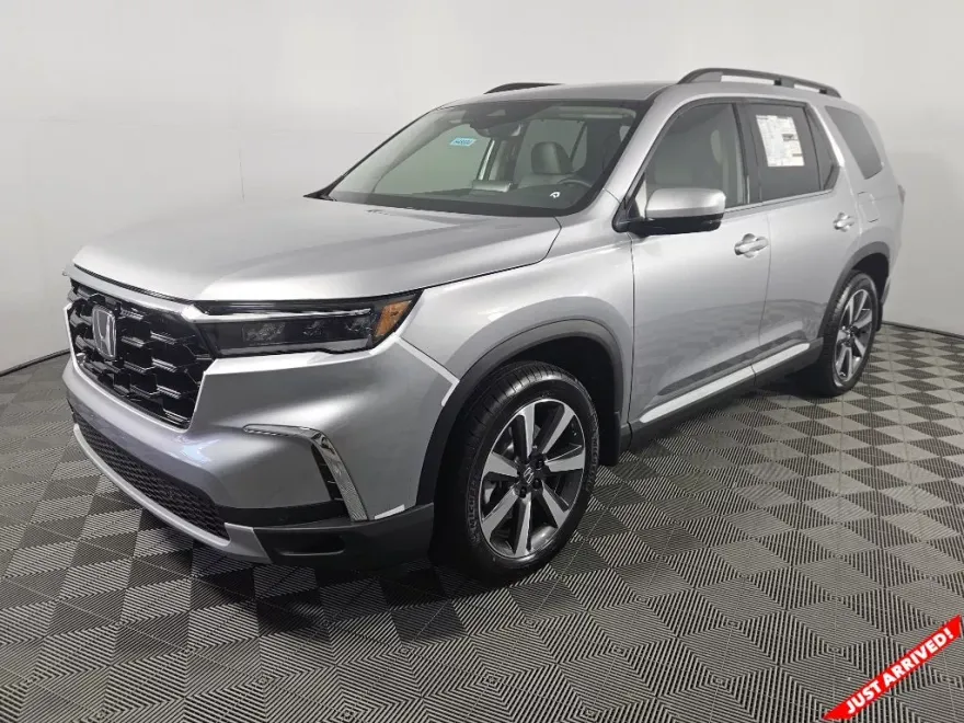 2025 Honda Pilot Touring photo 1