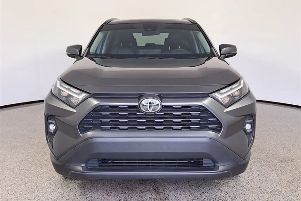 2022 Toyota RAV4 XLE Premium photo 1