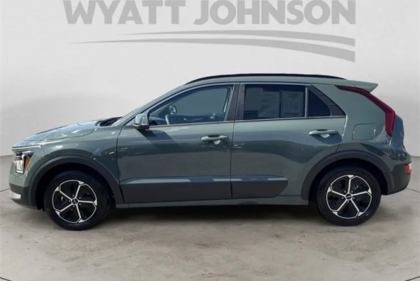 2023 Kia Niro EX photo 1