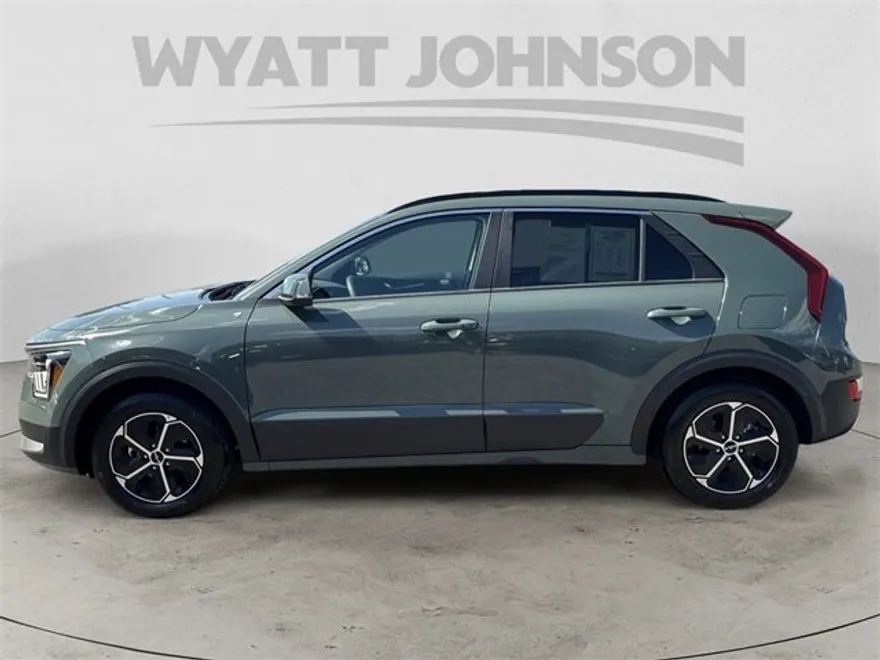 2023 Kia Niro EX photo 1
