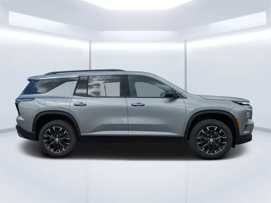 2026 Chevrolet Traverse photo 1