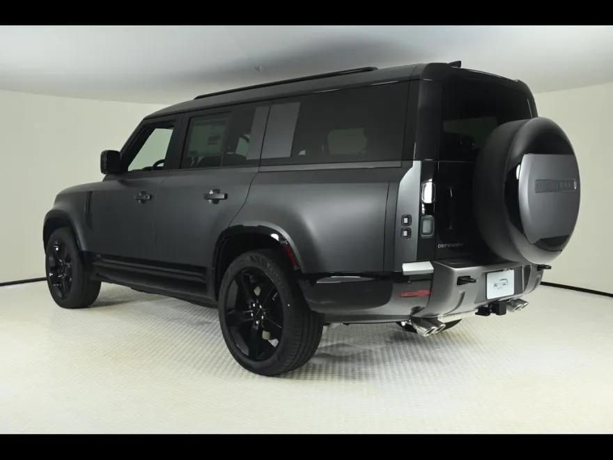 2026 Land Rover Defender photo 1