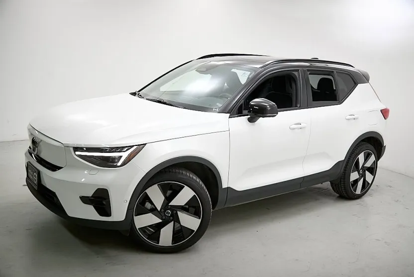 2023 Volvo XC40 Recharge Ultimate photo 1