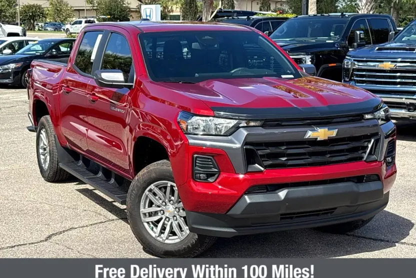 2024 Chevrolet Colorado LT photo 1