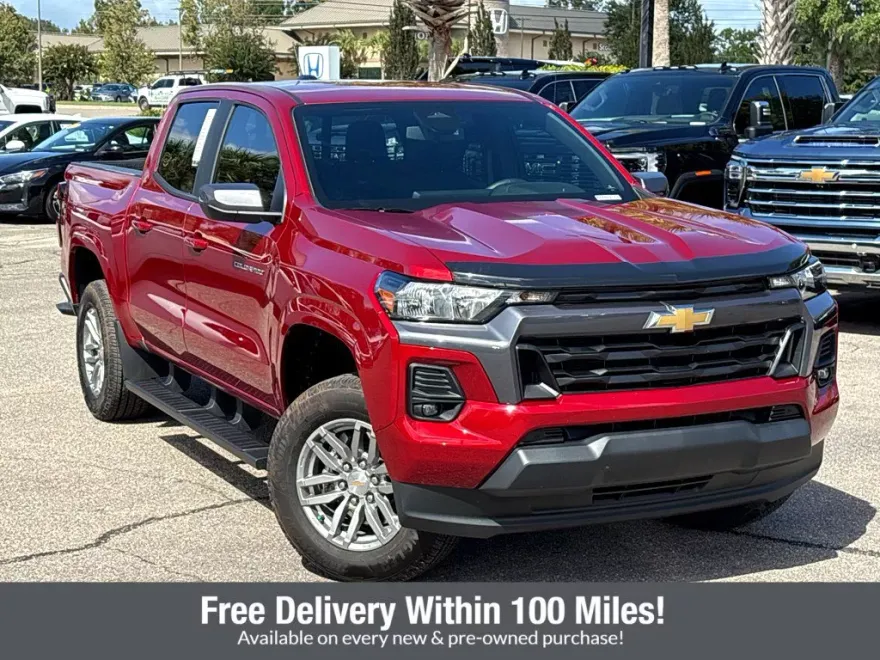 2024 Chevrolet Colorado LT photo 1