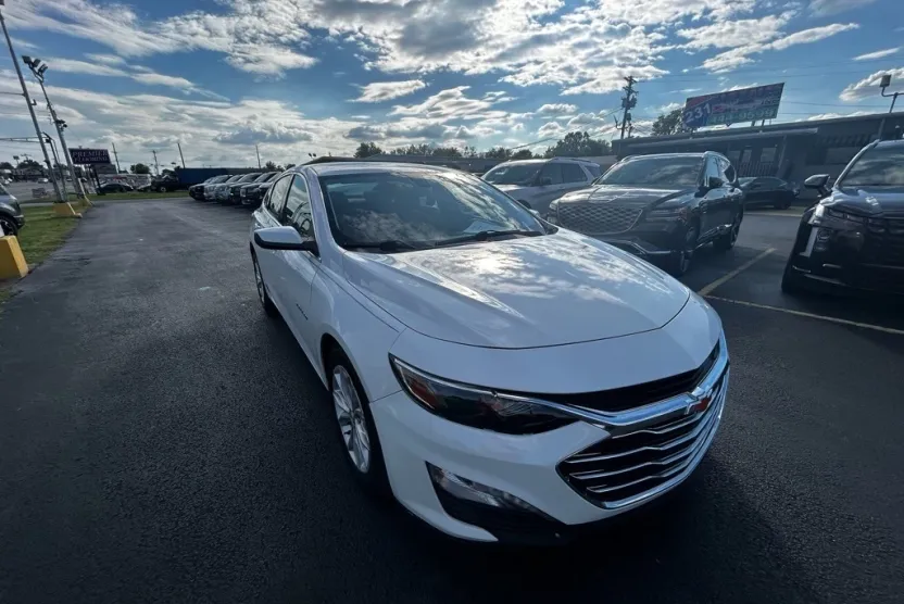 2020 Chevrolet Malibu 1LT photo 1