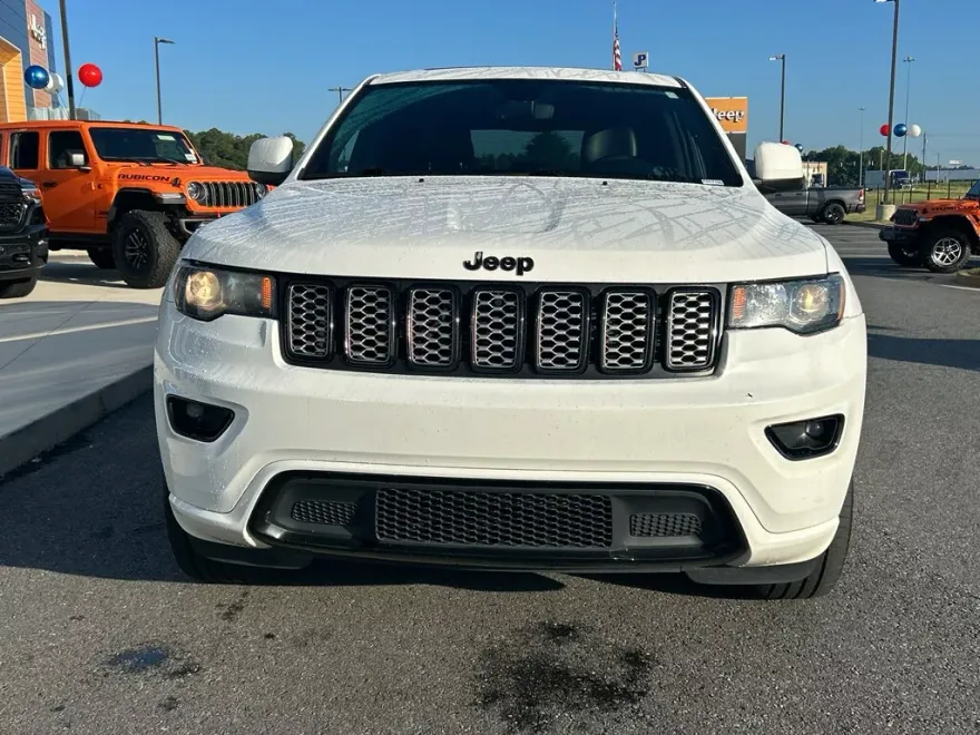 2018 Jeep Grand Cherokee Altitude photo 1