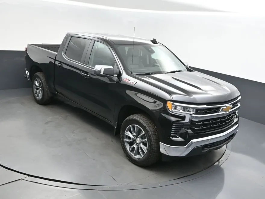 2026 Chevrolet Silverado 1500 LT photo 1
