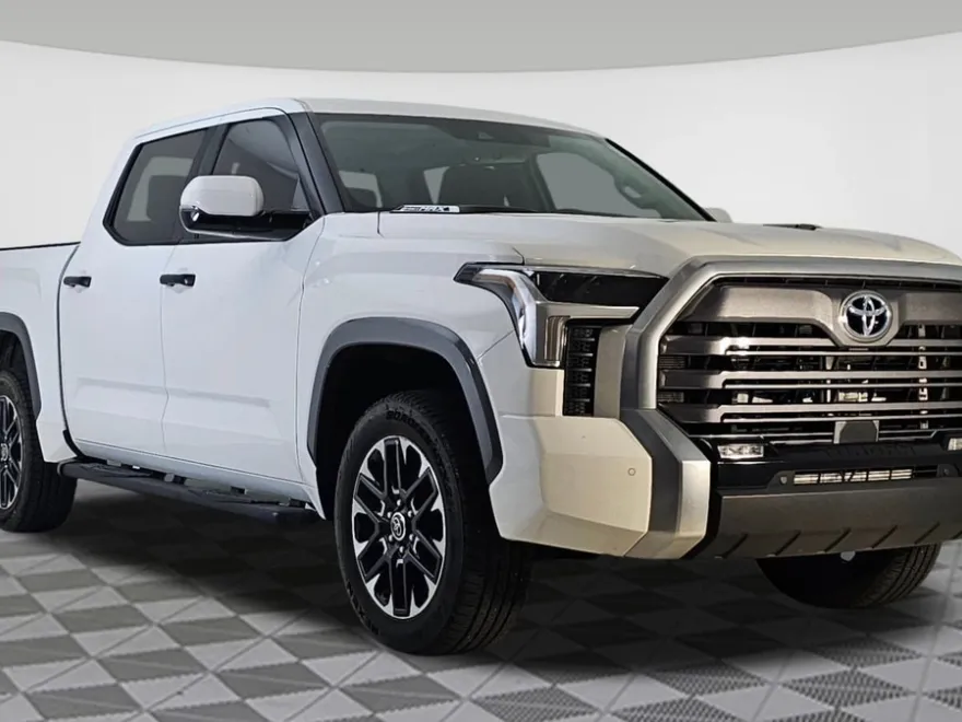 2023 Toyota Tundra Limited CrewMax photo 1