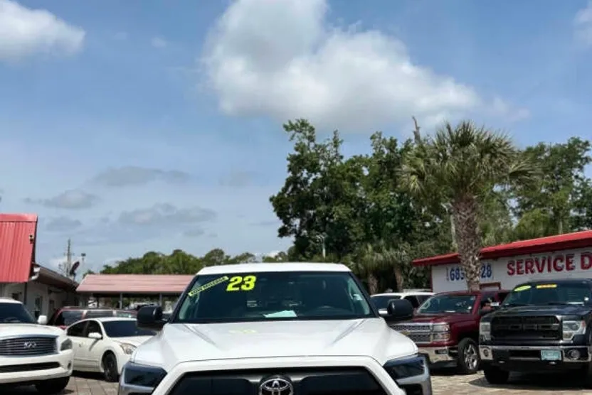 2023 Toyota Tundra SR5 photo 1