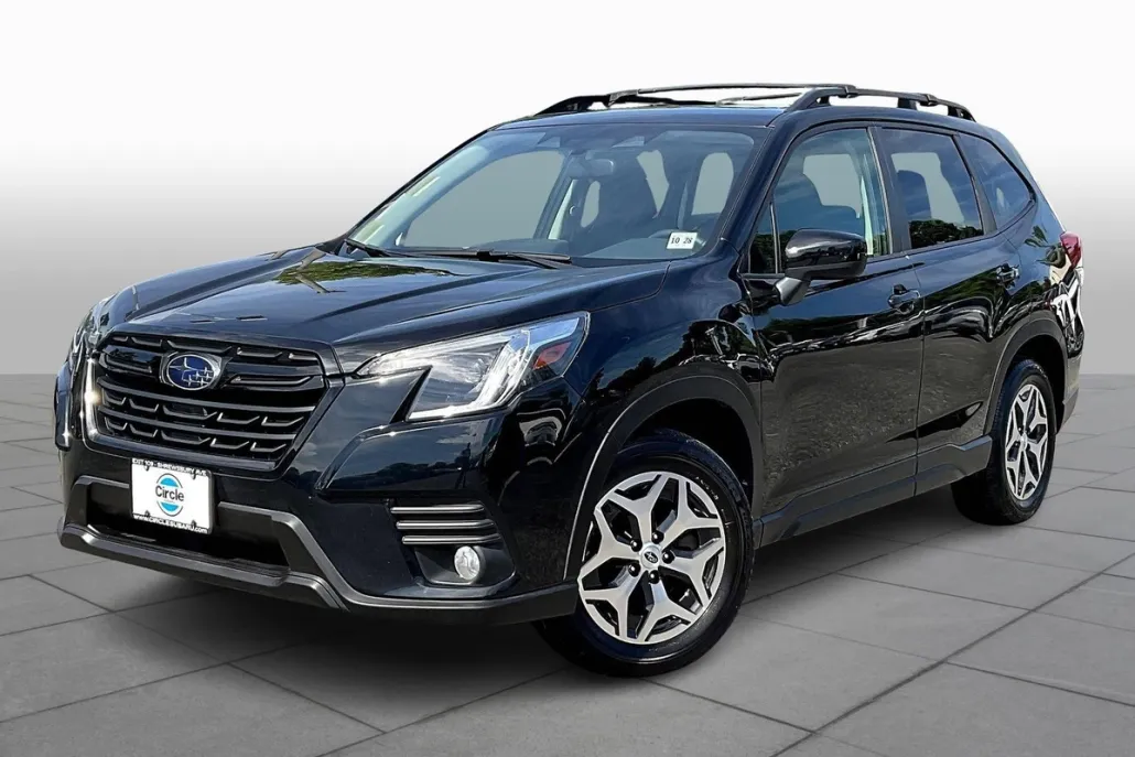 2023 Subaru Forester Premium photo 1