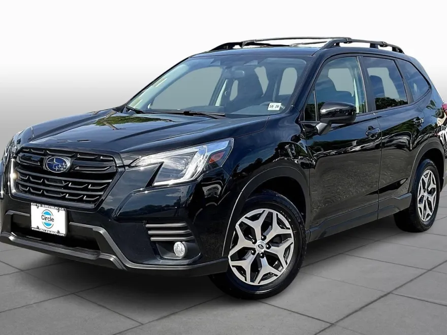 2023 Subaru Forester Premium photo 1