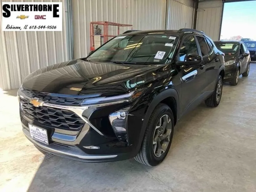 2024 Chevrolet Trax LT photo 1