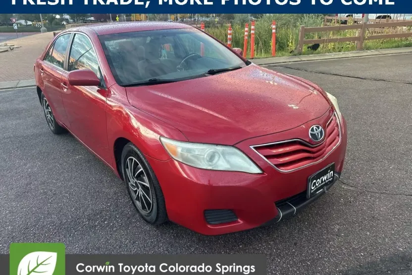 2011 Toyota Camry LE photo 1