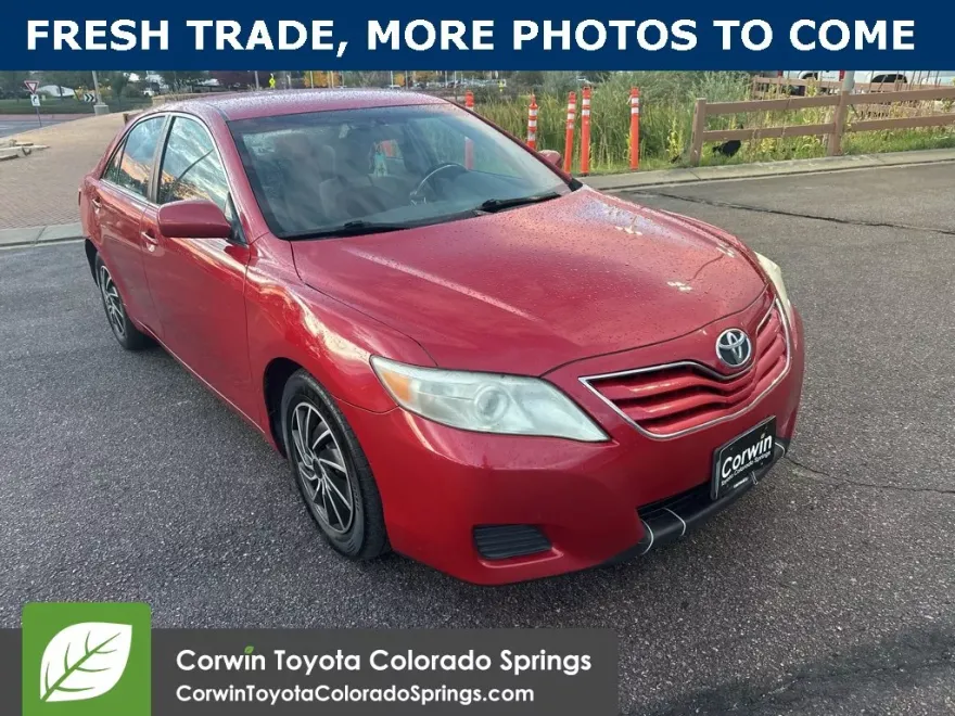 2011 Toyota Camry LE photo 1