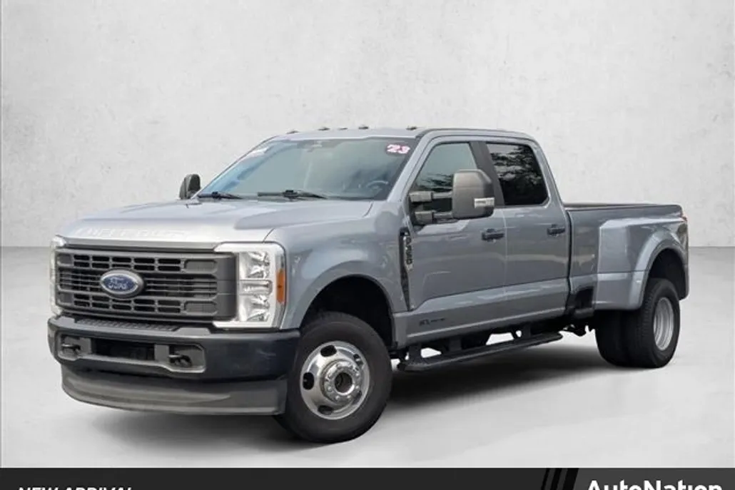 2023 Ford F-350 XL photo 1