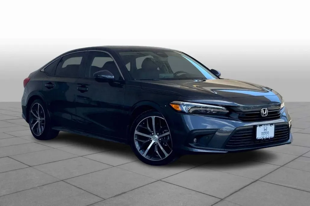 2022 Honda Civic Touring photo 1